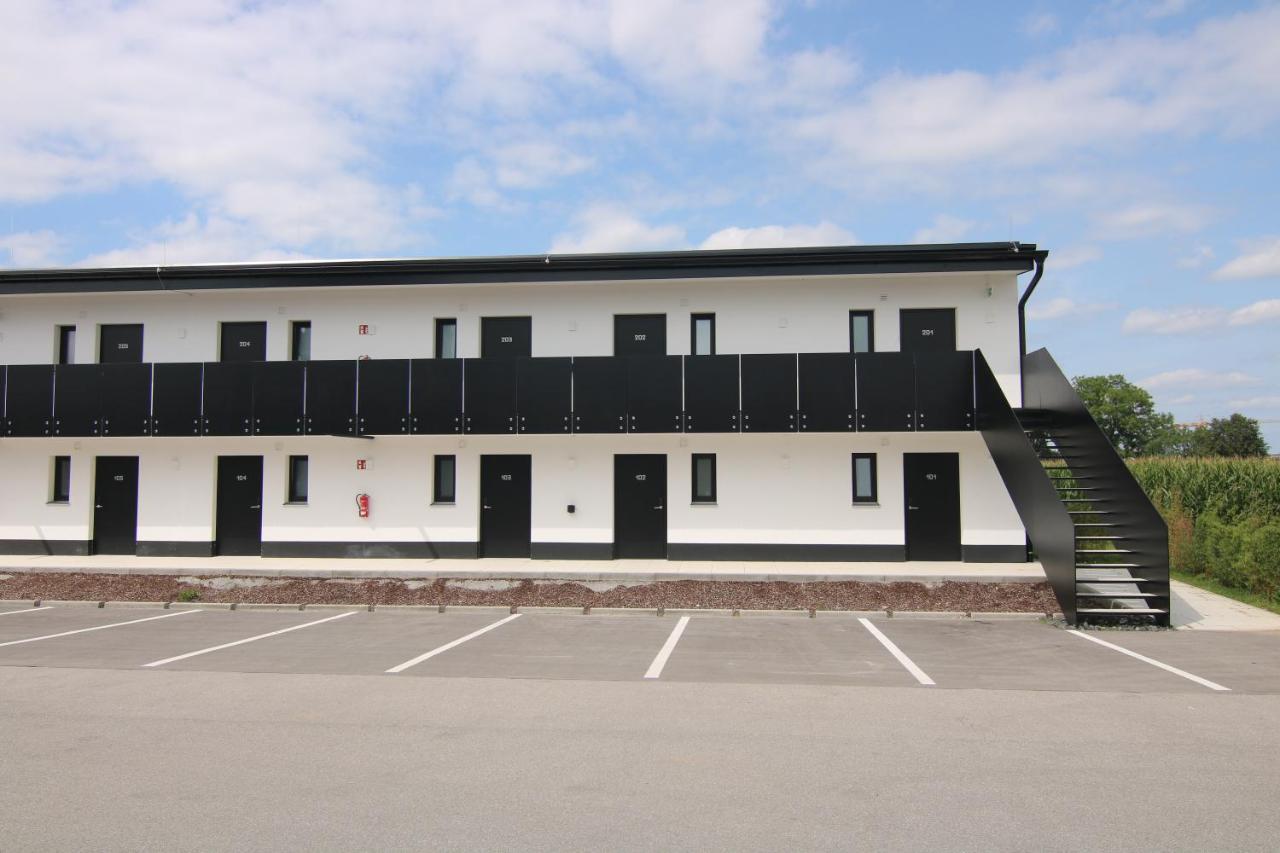Oy Hotel By Wmm Hotels Oy-Mittelberg Eksteriør bilde